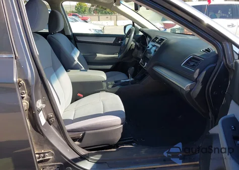 2018 Subaru Outback 2.5I Premium z USA, uszkodzony, nr VIN 4S4BSAFC9J3347882